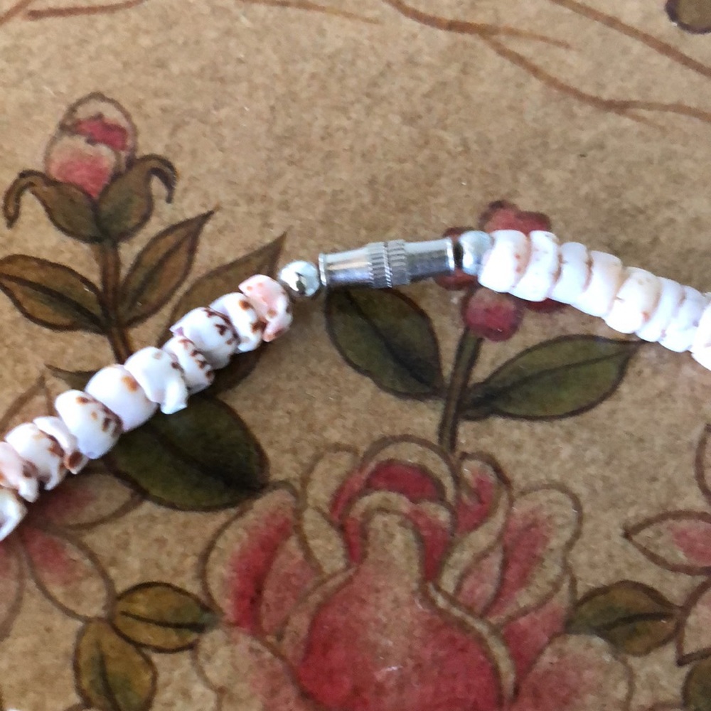 Puca Shell Necklace 18” - Picture 5 of 5
